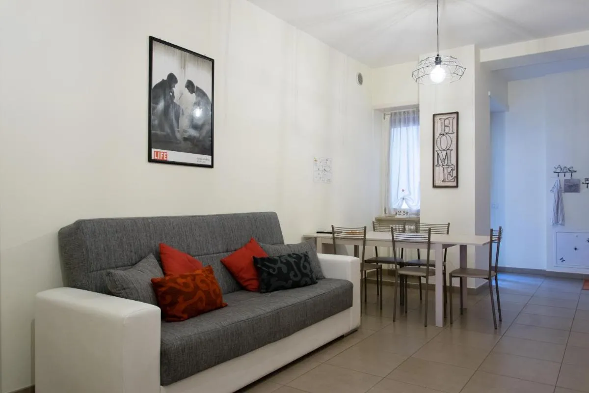 Image 3 of Melibi – Re Lear Apartments
