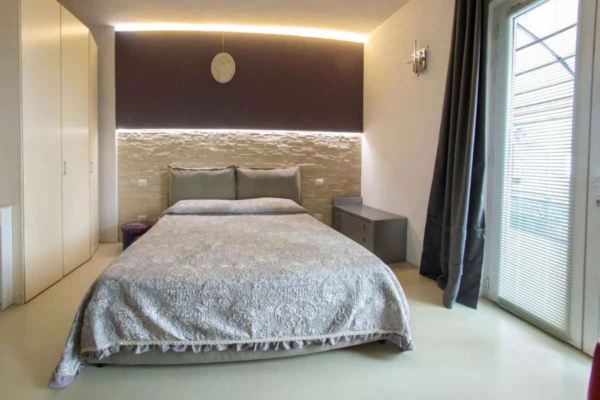 Image 1 of Minimal Chic