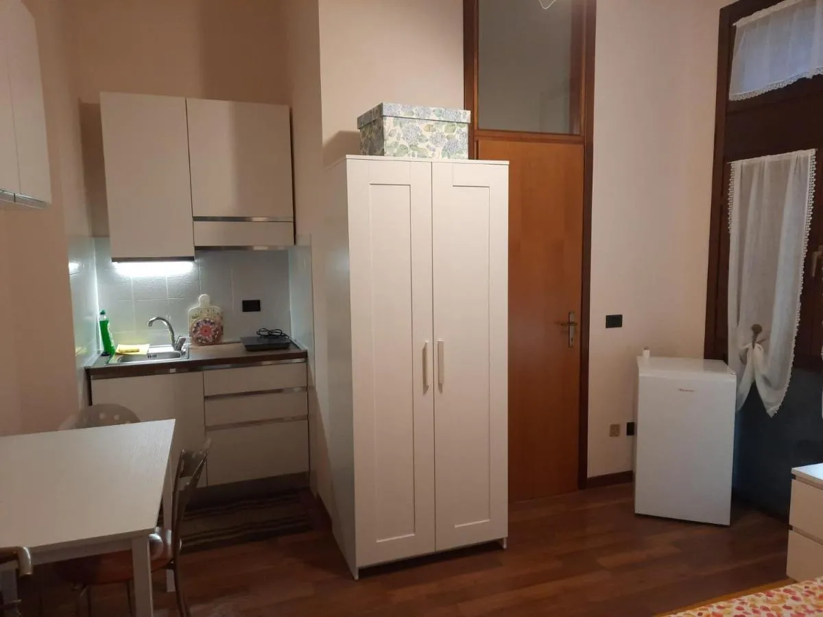 Image 1 of Monolocale in villa con giardino vicino al centro