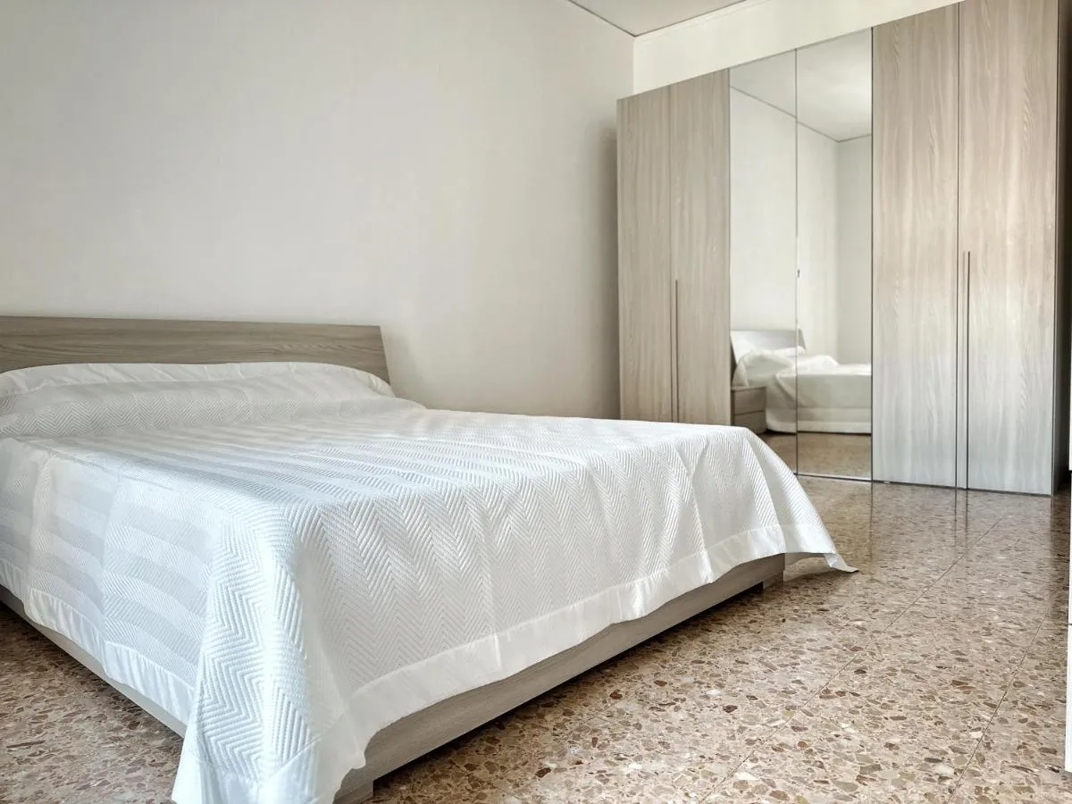 Image 6 of PARISI – VERONA Santa Lucia