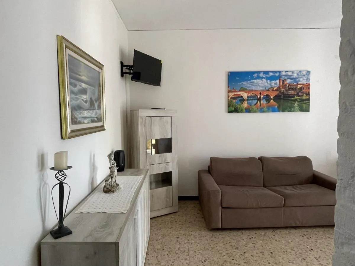 Image 4 of PARISI – VERONA Santa Lucia