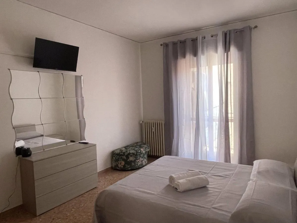 Image 1 of PARISI – VERONA Santa Lucia