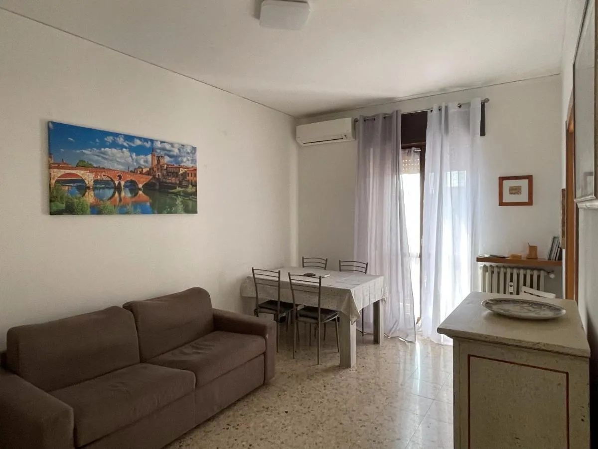 Image 2 of PARISI – VERONA Santa Lucia