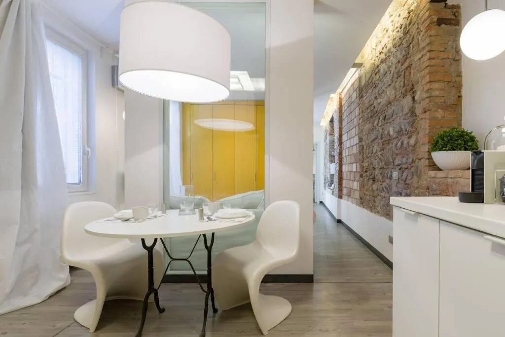 Image of PUNTO LUCE HOME in center of Verona