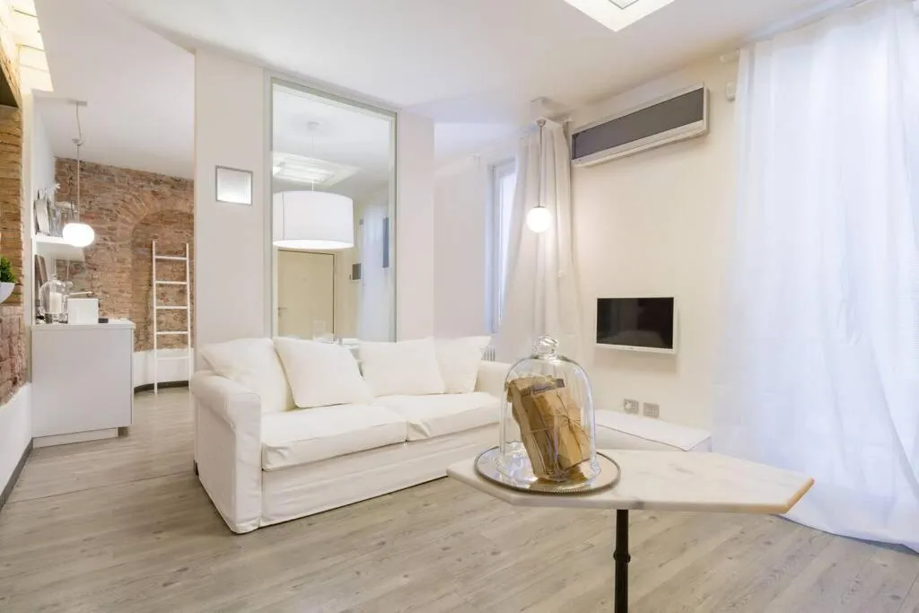 Image 4 of PUNTO LUCE HOME in center of Verona
