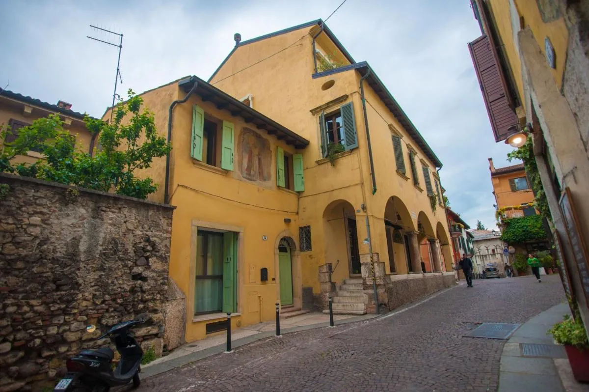 Image 2 of Palazzo Ponte Pietra