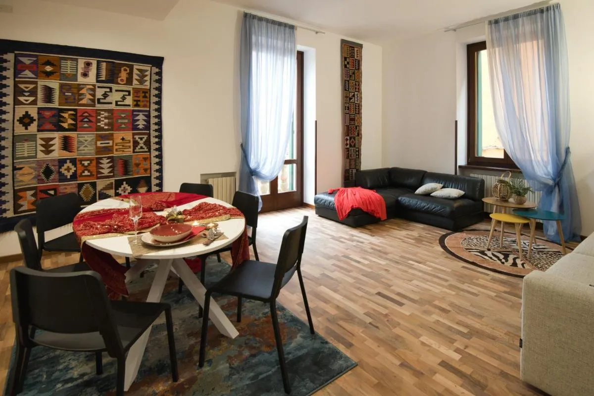 Image 3 of Pied à terre – La Suite