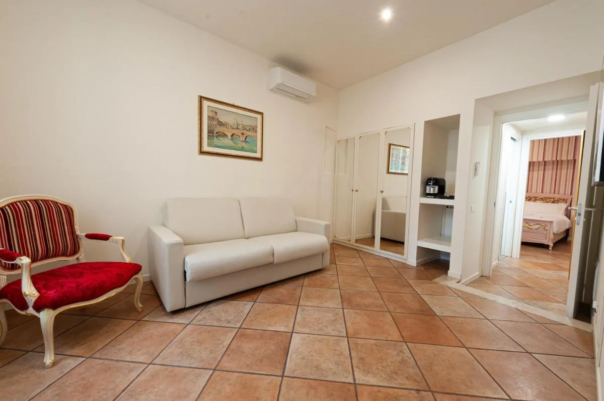 Image 4 of Residenza Catullo