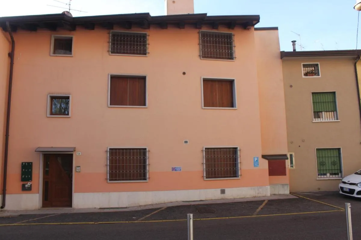Image 2 of Richi Rent 01