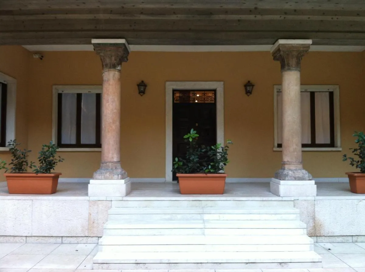 Image 2 of Romeo Design Rooms