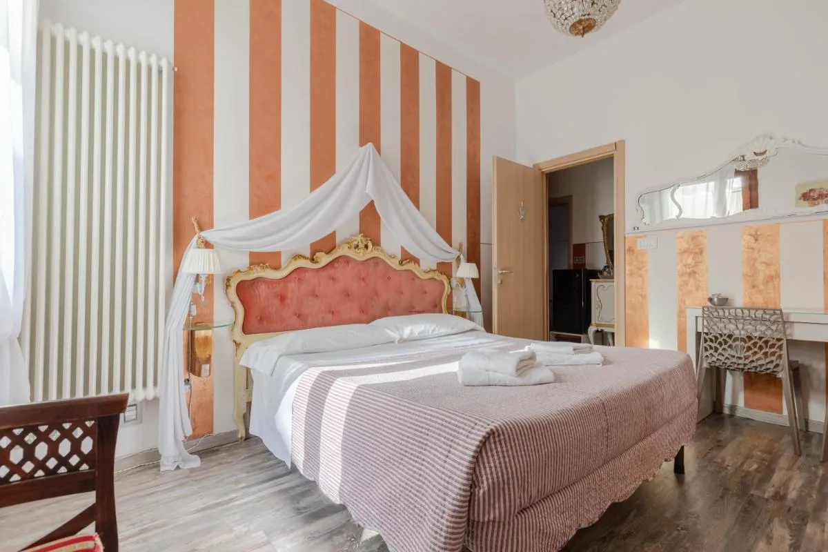 Image 1 of Rooms Giulietta e Romeo