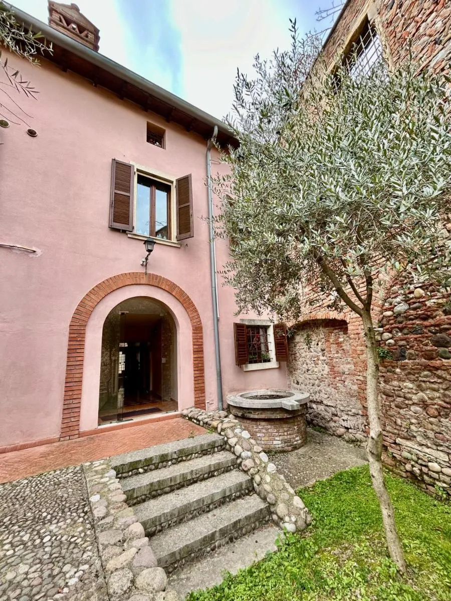Image 6 of Rosso Verona Suite-Free Parking