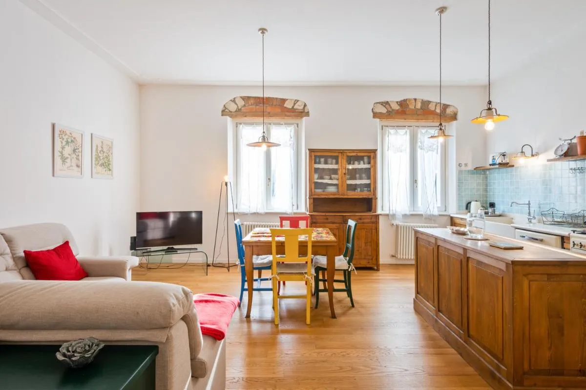 Image 3 of San Vitale Elegant Flat