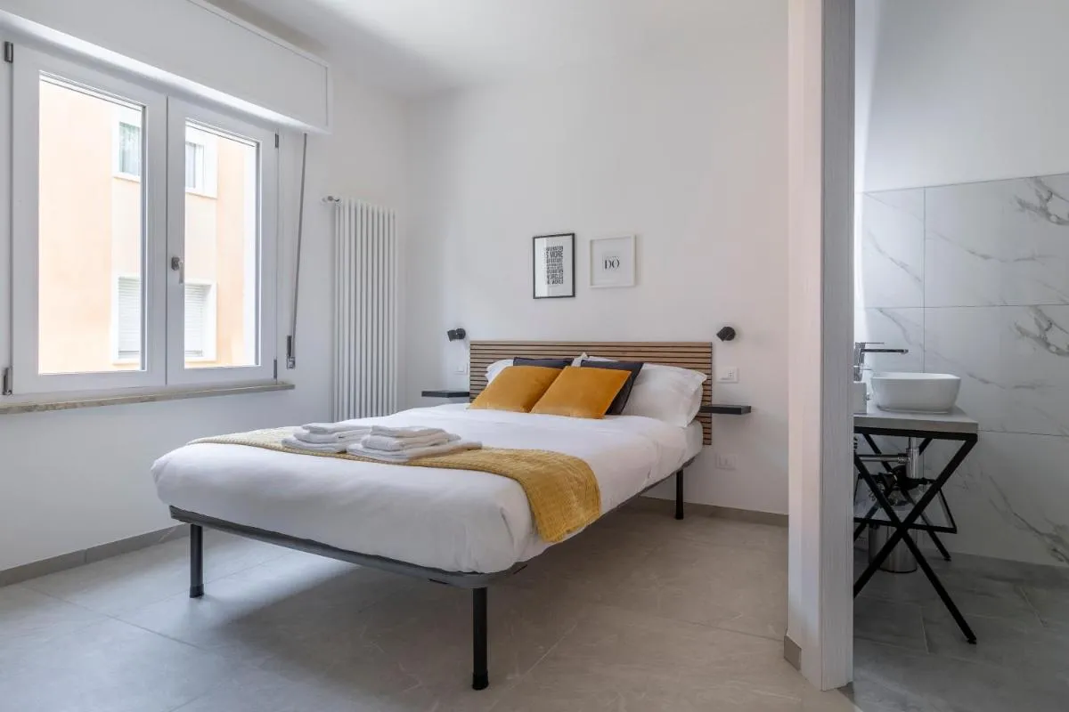 Image 6 of Shiny Rooms Verona