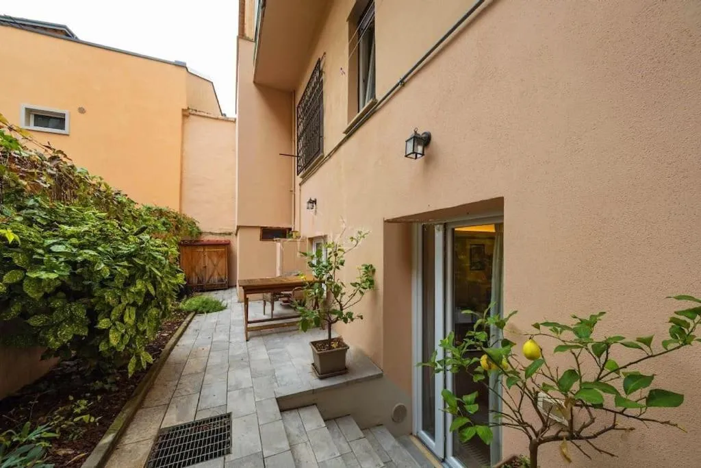 Image 1 of Studio Garibaldi 7