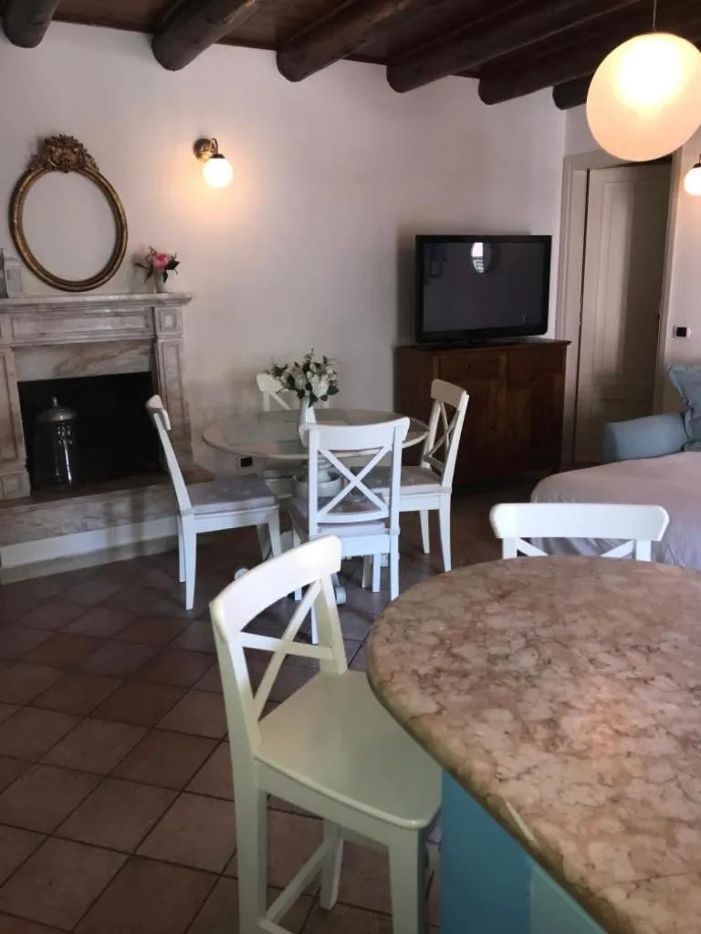 Image 6 of Suite Carol