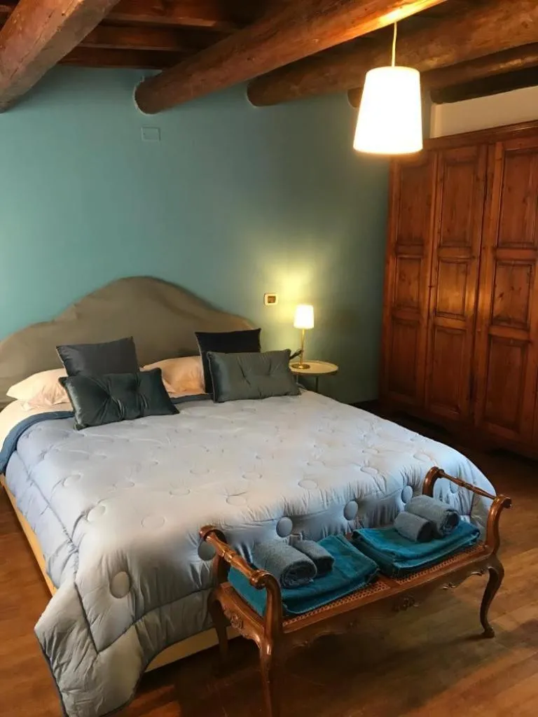 Image 4 of Suite Carol