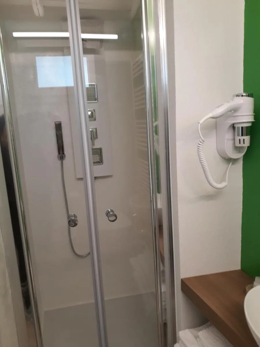 Image 2 of Suite Color Verona
