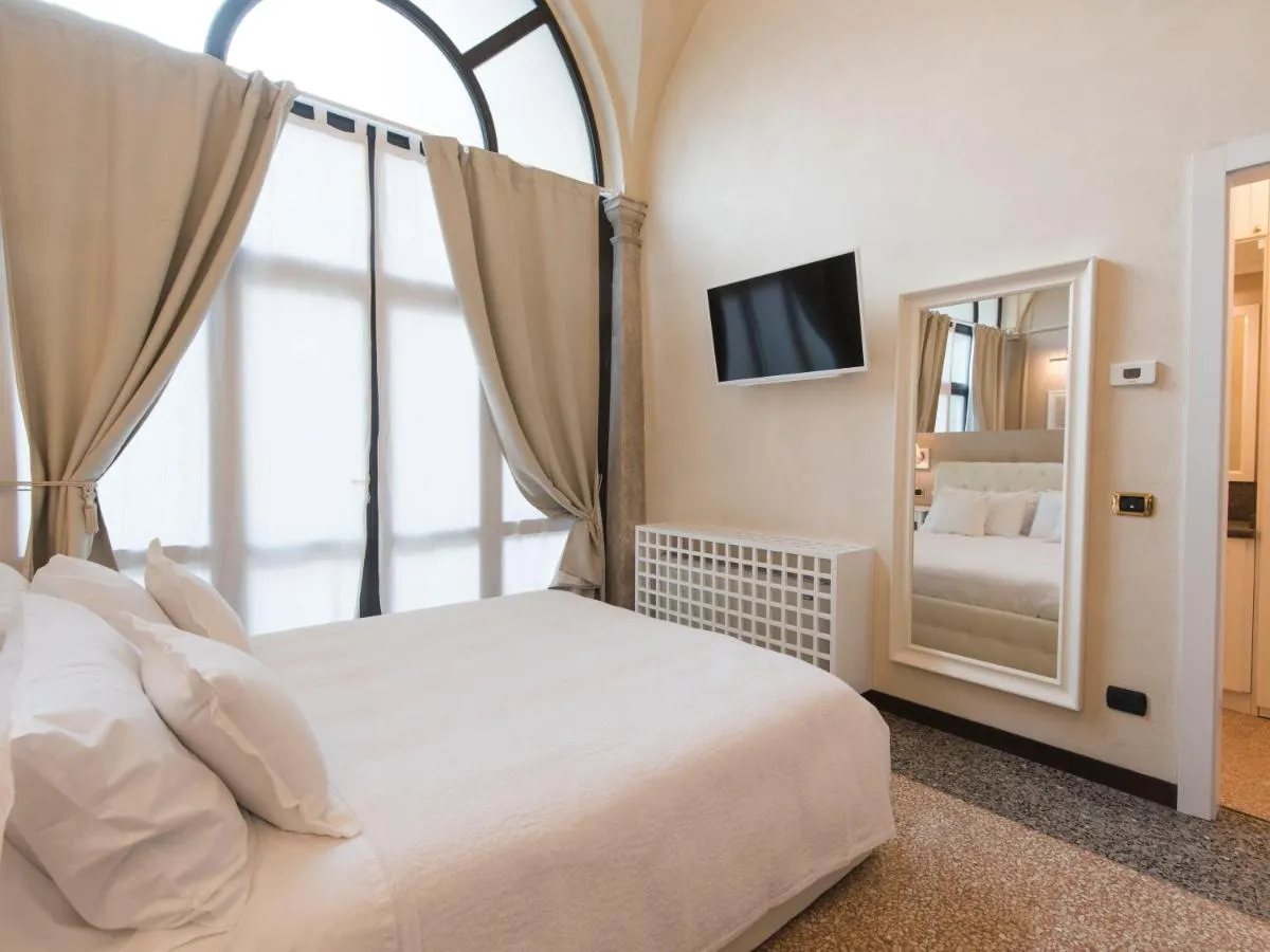 Image 5 of Suite Prestige Verona