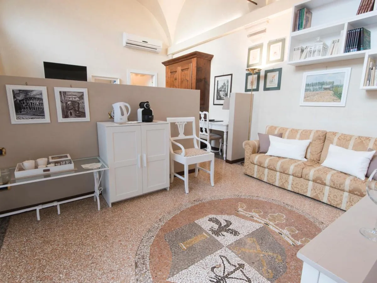 Image 2 of Suite Prestige Verona