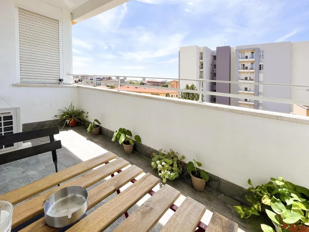 Image 2 of SuitesFlores – Bright and cozy apartment in Verona