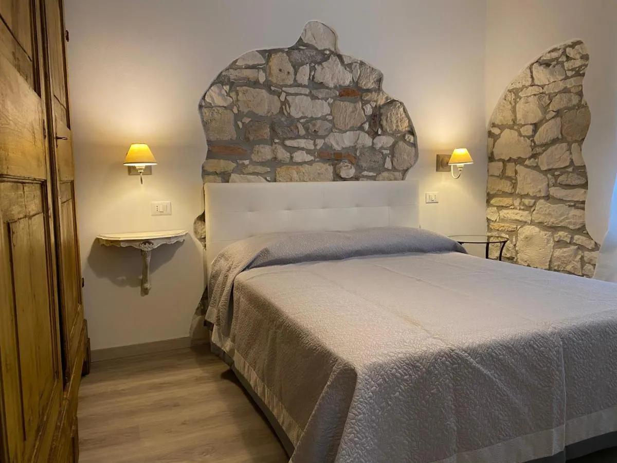 Image 6 of UNIQUE ROOMS