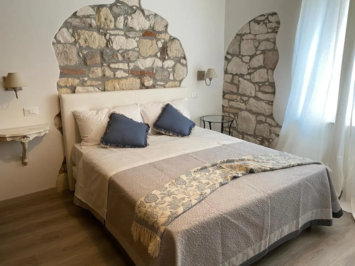 Image 1 of UNIQUE ROOMS