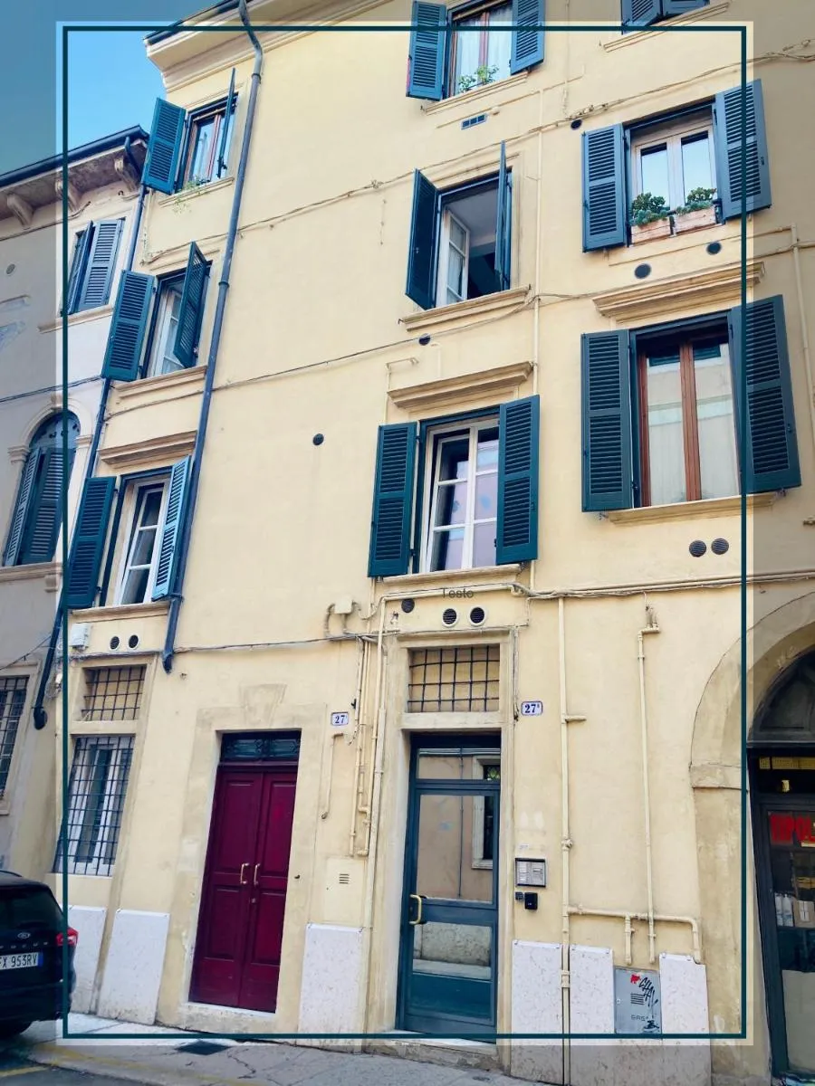 Image 5 of Un punto al cuore a Verona