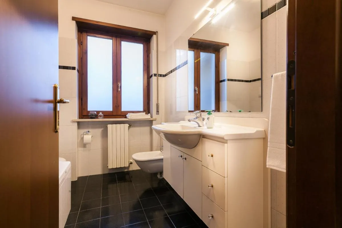 Image 2 of Verona Fiera Suite