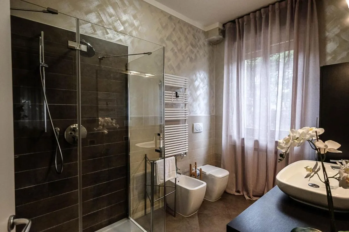 Image 2 of Verona Suites and Rooms