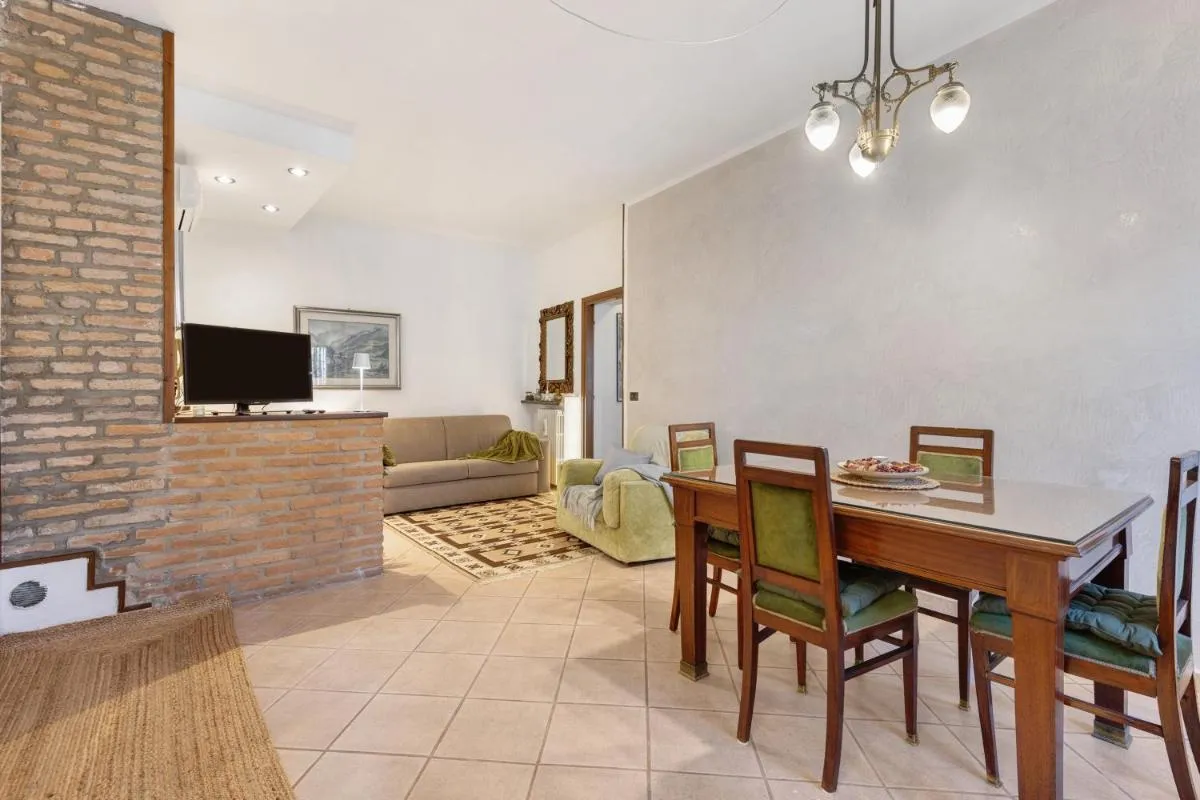Image 4 of Via T Da Vico 11 House