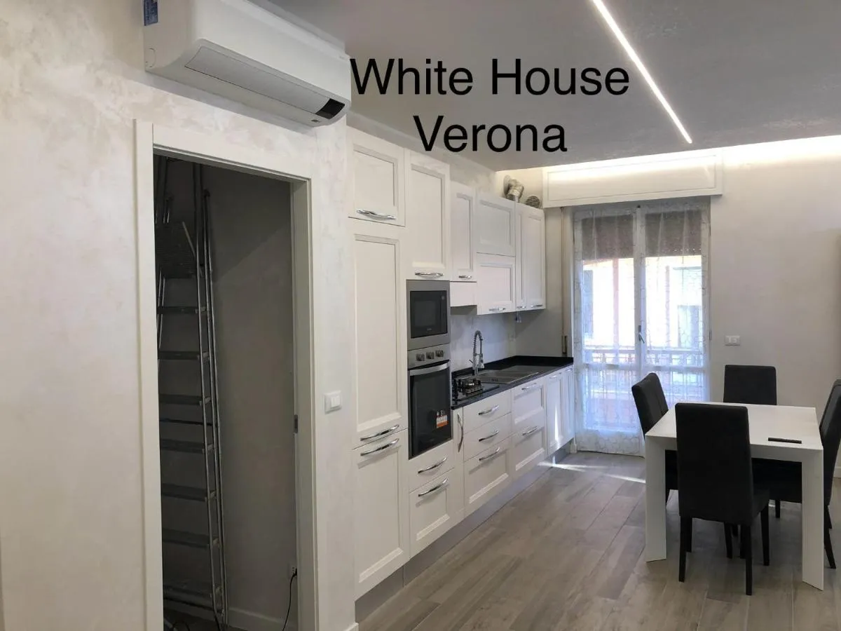 Image 2 of WHITE HOUSE