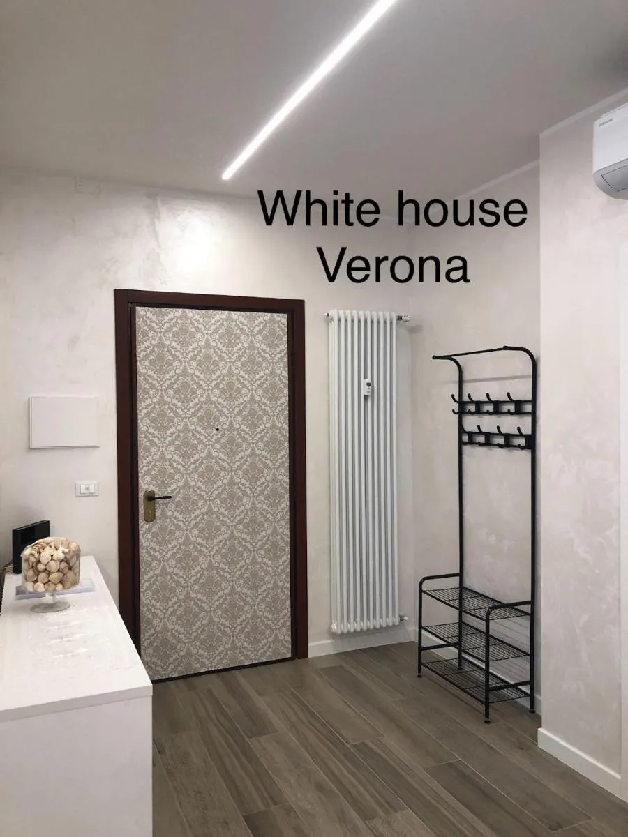 Image 3 of WHITE HOUSE