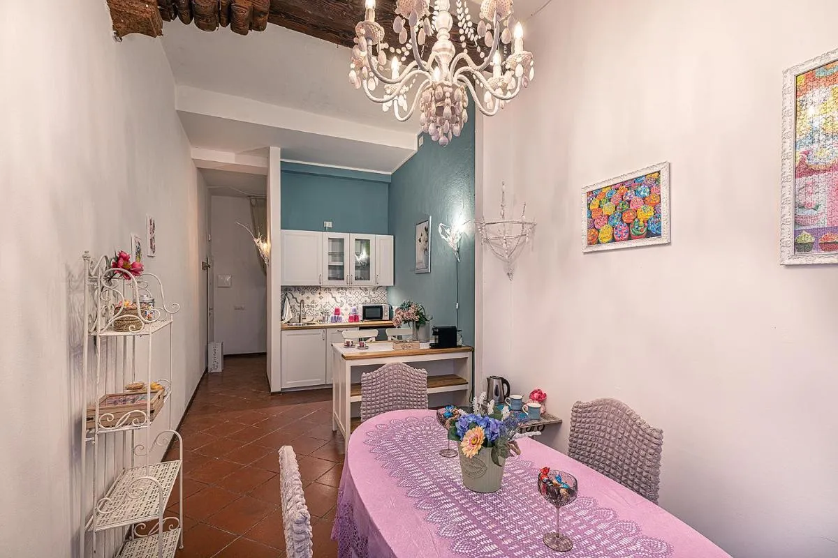 Image 2 of White & Gold Suite Verona