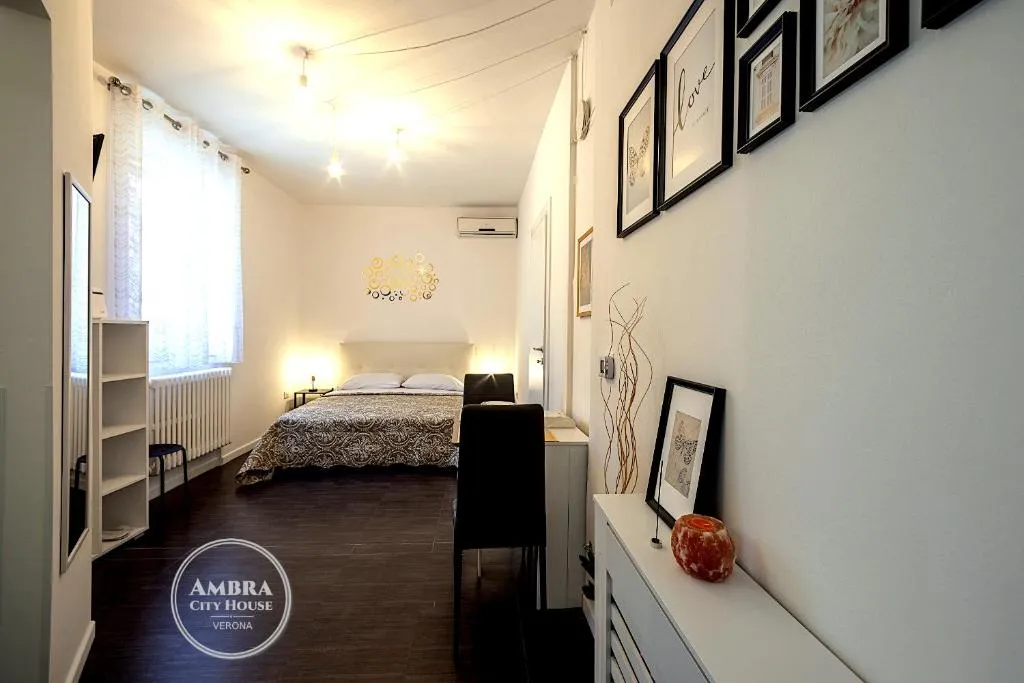 Image of AMBRA CITY HOUSE – Ingresso Diretto, Parcheggio Libero e WI-FI