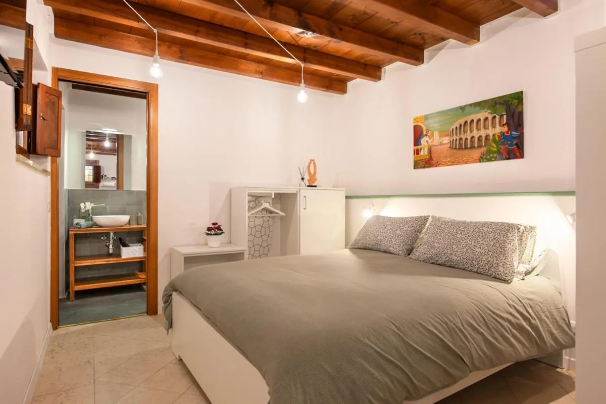 Image 1 of Anniusca Nest