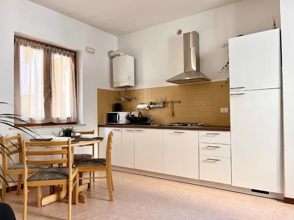 Image of Bee Home in Verona