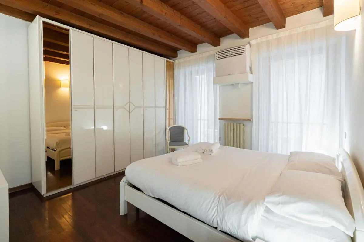 Image 6 of Domus Verona – Centralissima e antica Residenza Cappello