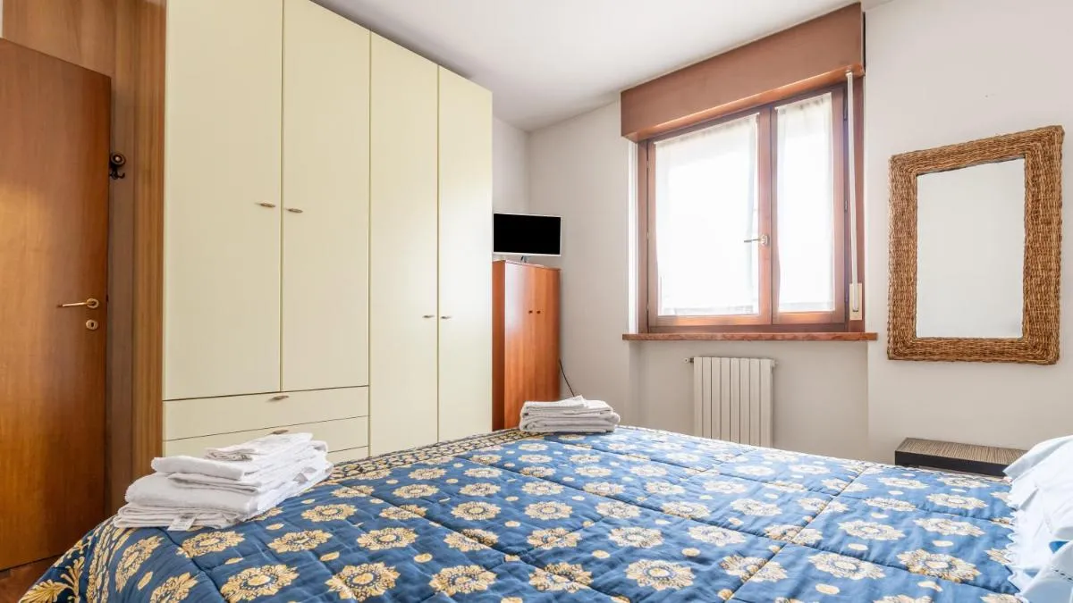 Image 6 of Fiera Verona Bright Apartment with Balcony!