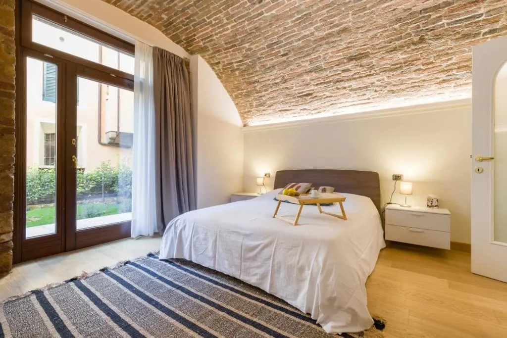 Image of Giardino di Romeo, 100m dal Teatro Romano