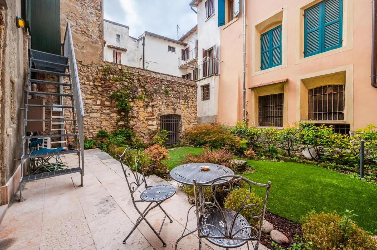 Image 5 of Giardino di Romeo, 100m dal Teatro Romano