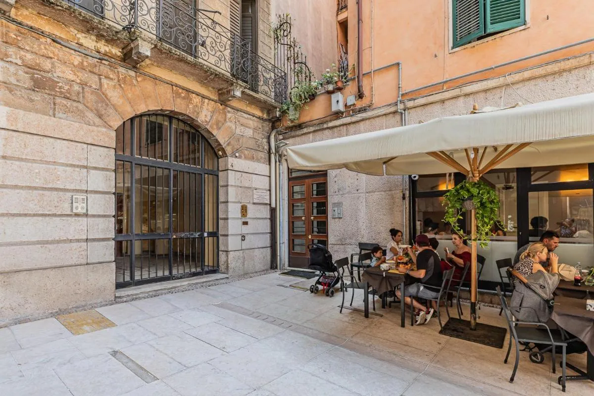 Image 5 of Juliet’s Dream Suite – City Center