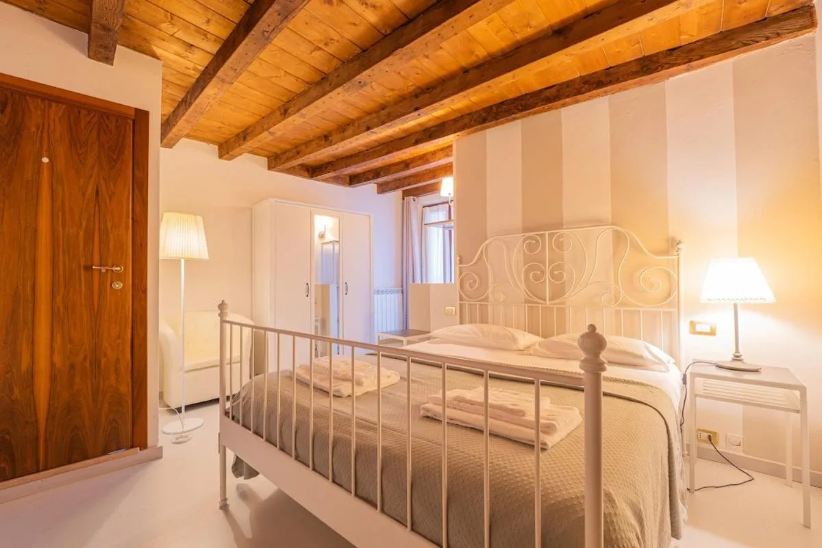 Image 1 of Juliet’s Paradise BalconGraffiti in Love