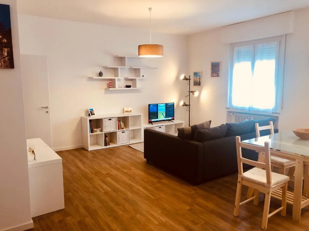 Image of Lund Home