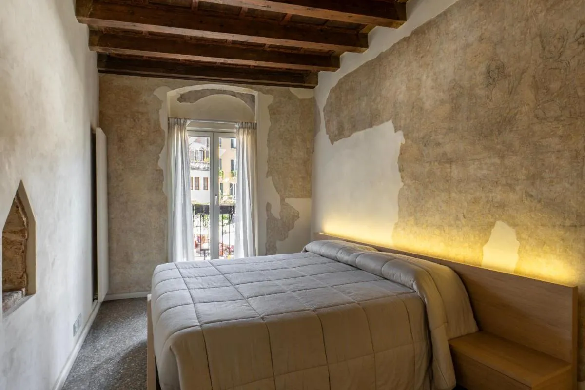 Image 6 of Luxury Apartment on Piazza Erbe