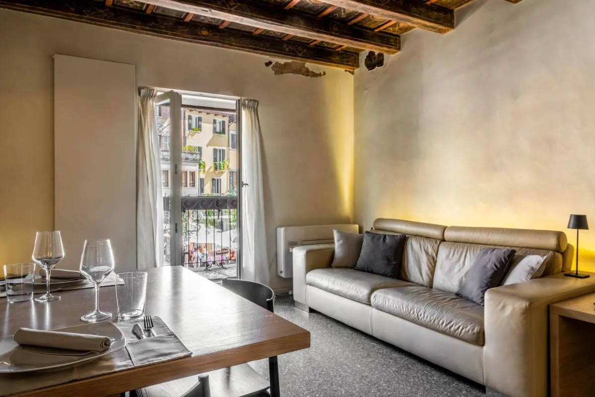 Image 3 of Luxury Apartment on Piazza Erbe
