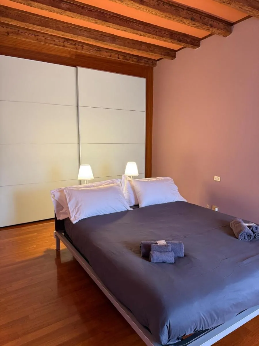 Image 2 of Ponte Pietra Centro Verona