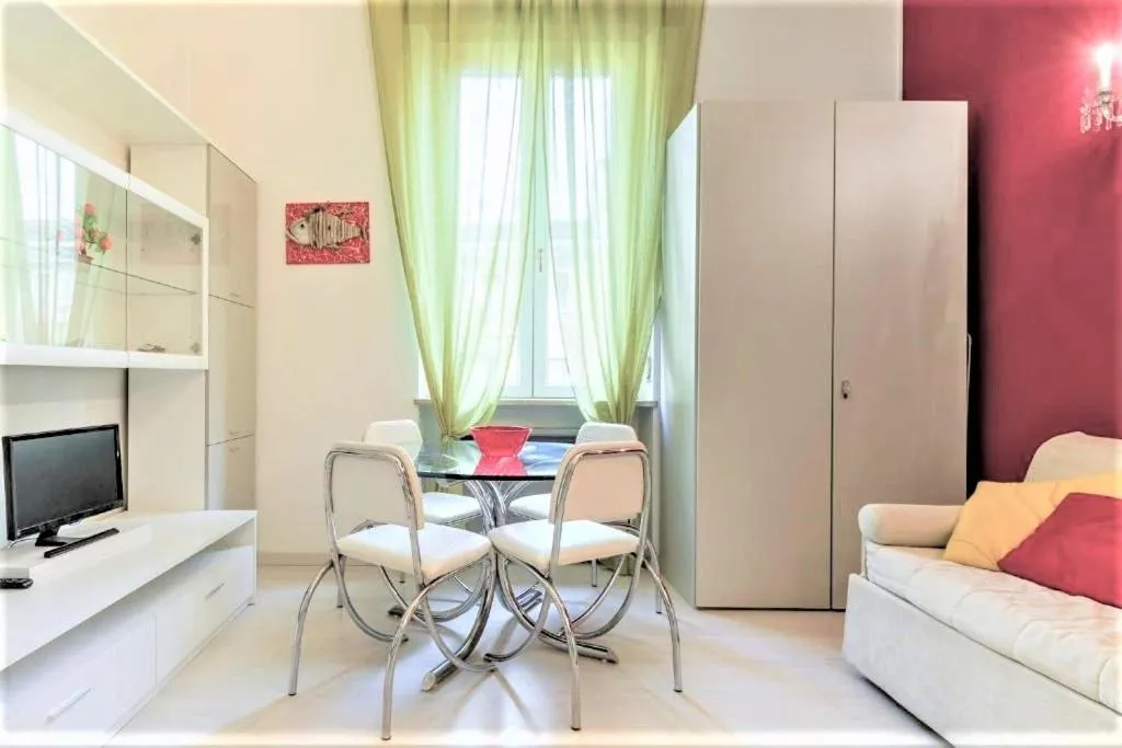 Image 4 of Sunny Home