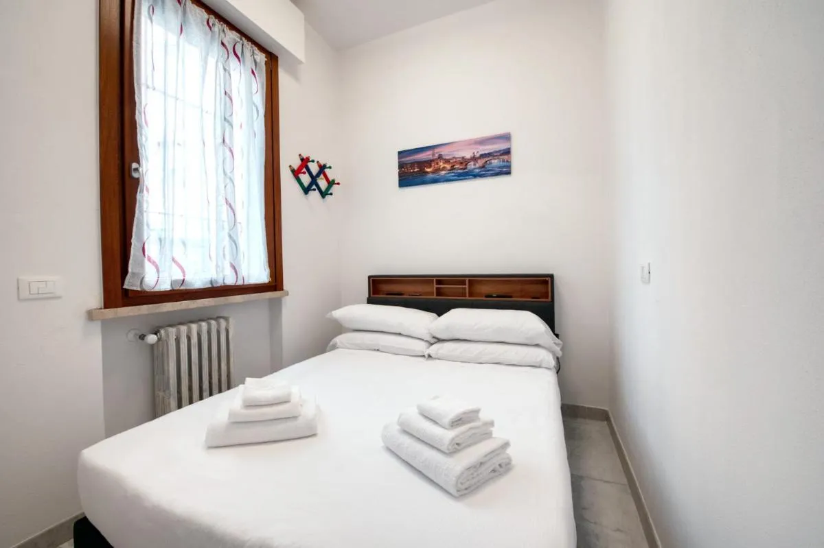 Image 2 of The Red House – Verona Holiday & Business