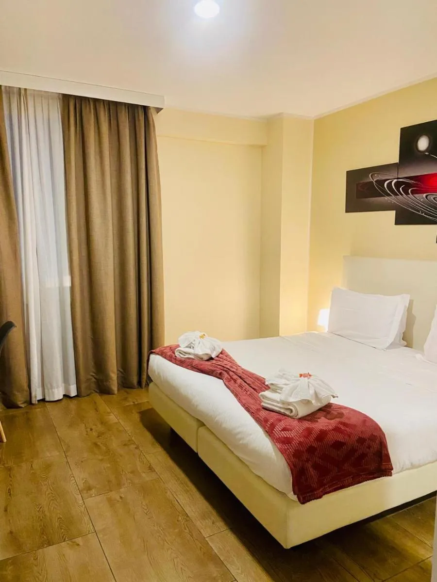 Image 5 of Verona Enjoy